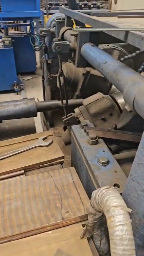 Step #10: Wait until you see the rod enter the machine.