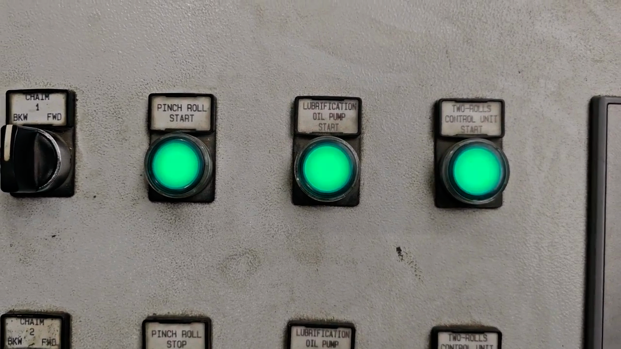 Step #5: לחץ על כפתור התנעת משאבת שמן השימון.